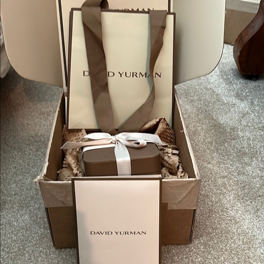 David Yurman Gift Set with Brown and White Packaging